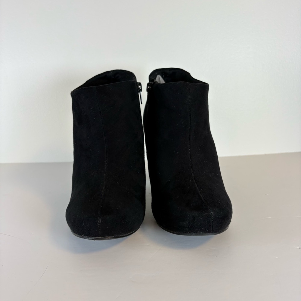 Women’s Black Suede Bootie Heels, Size 10, causal, party comfortable, Evening